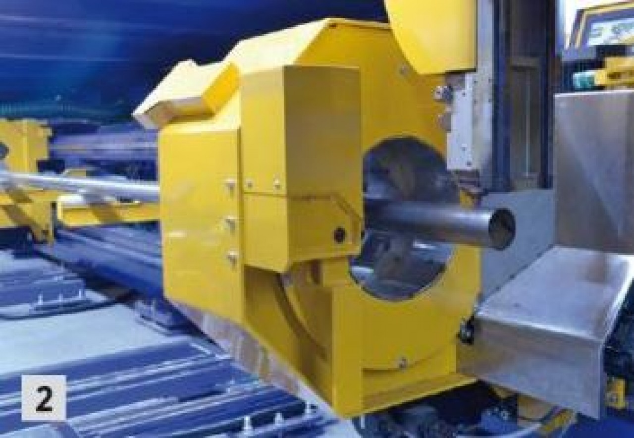 2 System for inserting pipes into the machine's work zone